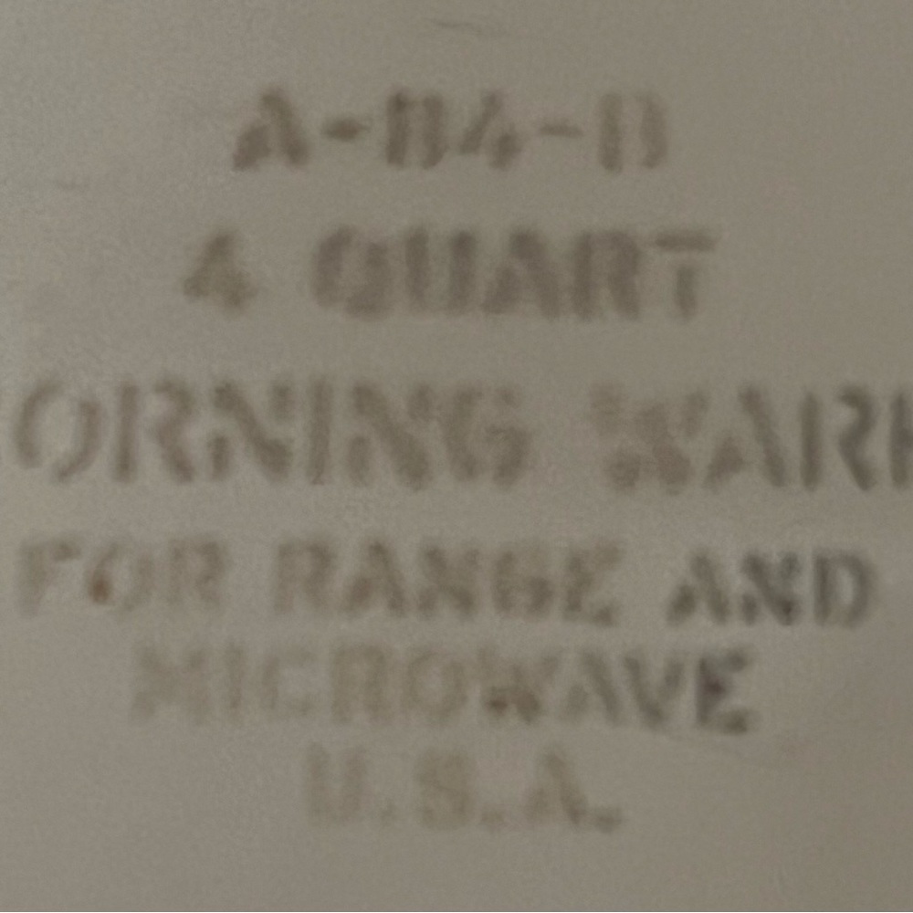 Vintage Corning ware 4 quart dish